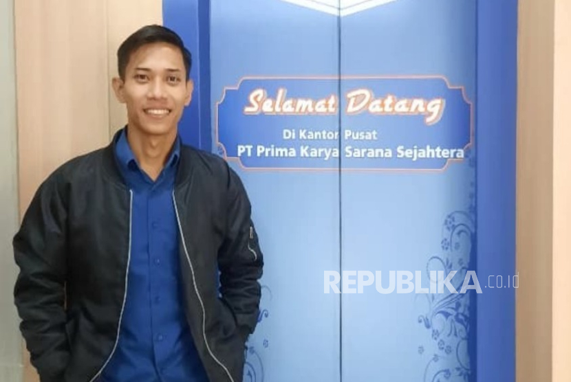 Jendri Yohanes, mahasiswa angkatan 2022 dari Prodi Sistem dan Teknologi Informasi Cyber University.