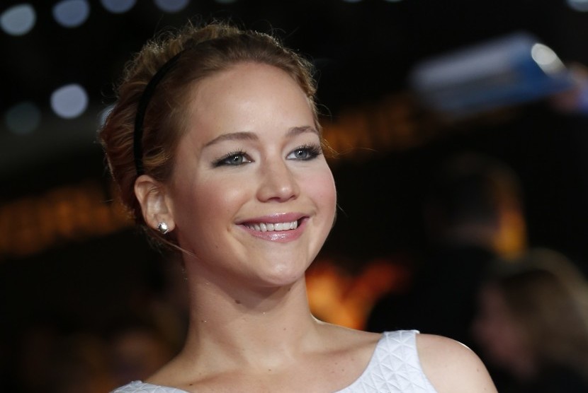 Jennifer Lawrence dalam penayangan perdana The Hunger Games : Mockingjay - Part 1, di London, Selasa (11/11).