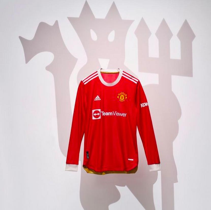 Jersey Manchester United musim 2022/2023. Dikemanakan jersey yang telah penuh keringat setelah dipakai bertanding ini? 