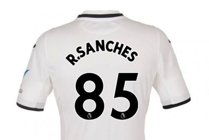 Jersey Renato Sanches di tim Swansea City.