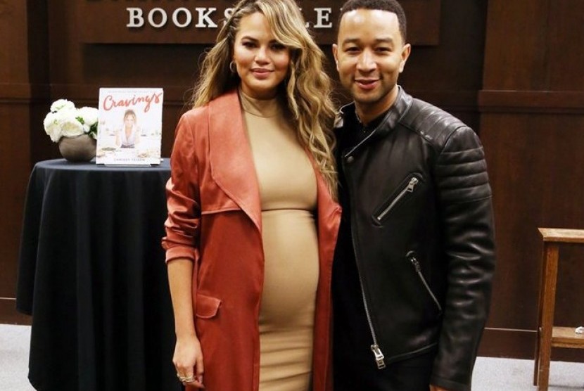 Jhon Legend dan istrinya Chrissy Teigen 