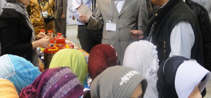 Jilbab Klaten di Moscow International Halal Exhibition 2011