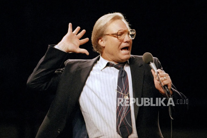Jimmy Swaggart dikenal sebagai penginjil yang kontroversial. 