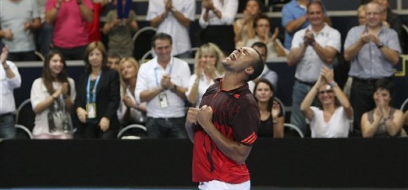 Jo Wilfried Tsonga meluapkan emosinya usai mengalahkan Ivan Ljubicic di final Metz.