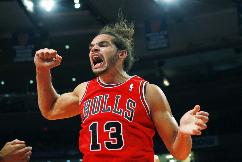 Joakim Noah saat membela Chicago Bulls (Reuters/Adam Hunger )