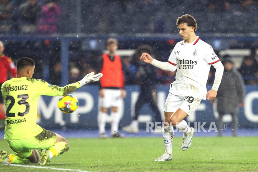 Joao Felix (kanan).