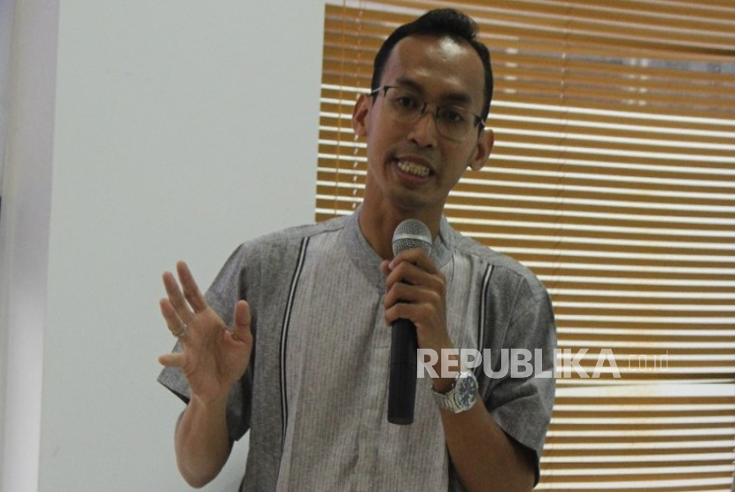  Johan Hendri Prasetyo, dosen Program Studi (prodi) Bisnis Digital Universitas Nusa Mandiri (UNM).
