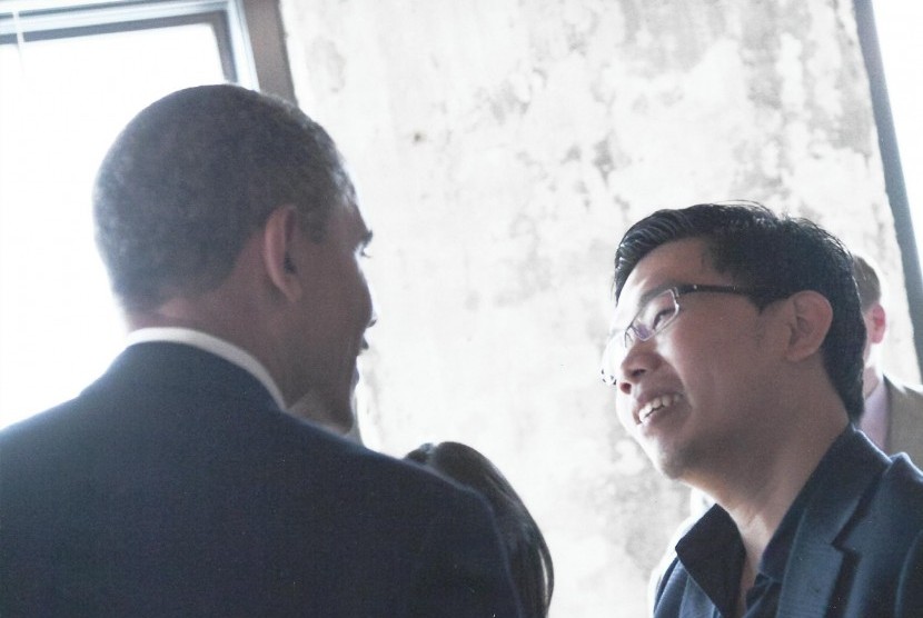 Johannes Marliem (kanan) saat bertemu dengan Barack Obama.