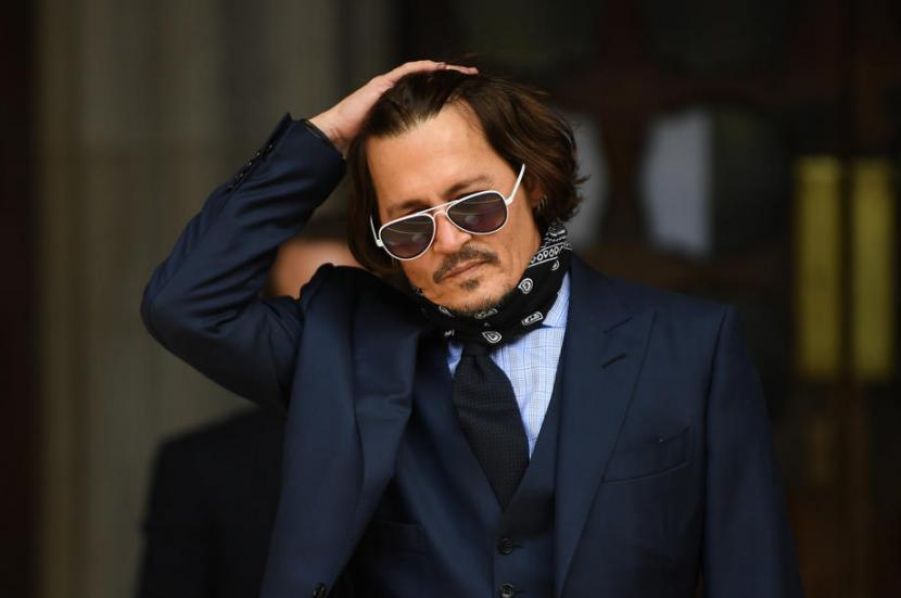 Aktor Johnny Depp merasa dirinya diboikot Hollywood.