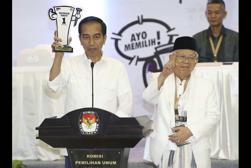 Joko Widodo dan KH Ma'ruf Amin