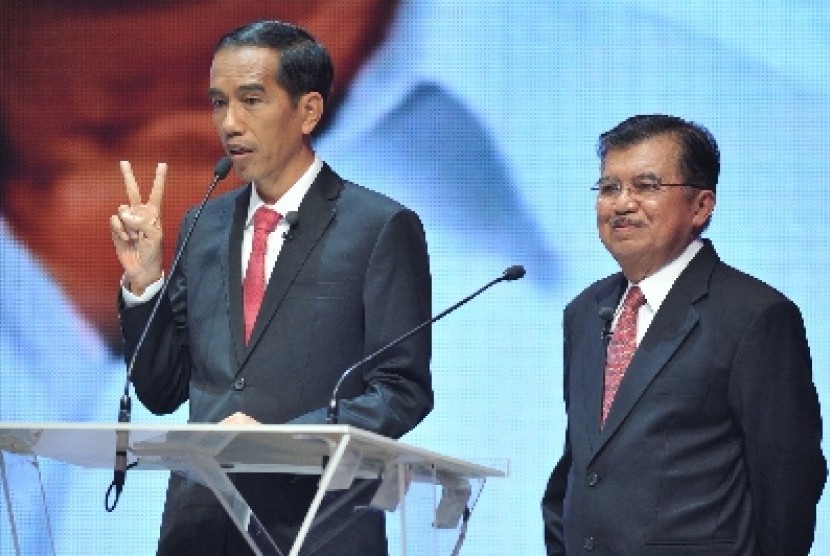 Joko Widodo-Jusuf Kalla (Jokowi-JK) saat debat capres, Senin (9/6)