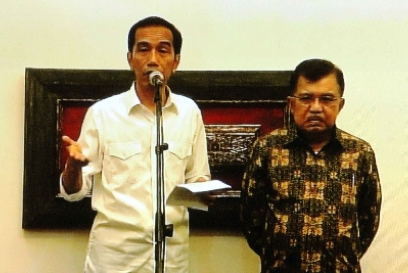 Jokowi dan Jusuf Kalla di Rumah Transisi, Jakarta Pusat, Ahad (28/9) malam WIB.