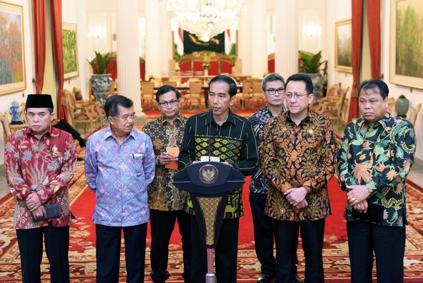 Jokowi dan pimpinan lembaga negara usai rapat konsultasi, Selasa (19/1)