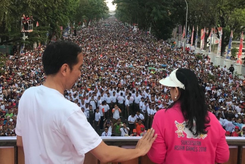 Jokowi Jalan Sehat Bersama Masyarakat