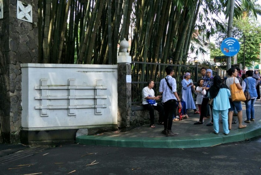 Jokowi jamu Obama, Kebun Raya Bogor ditutup untuk umum, Bogor, Jumat (30/6). 