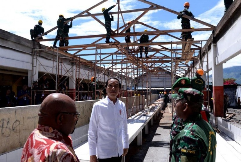 Jokowi ke pasar Wouma di Wamena 