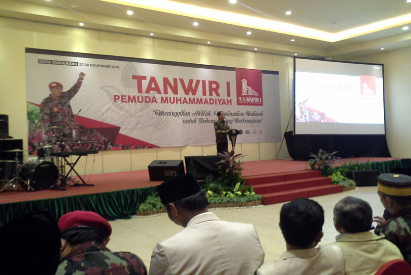 Jokowi menutup Tanwir Pimpinan Pusat Pemuda Muhammadiyah di Kota Tangerang, Banten, Rabu (30/11). 
