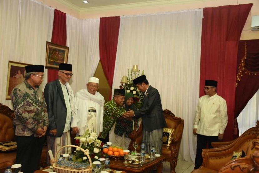 Jokowi Terima Batik dari Difabel Binaan NU Care-LAZISNU 
