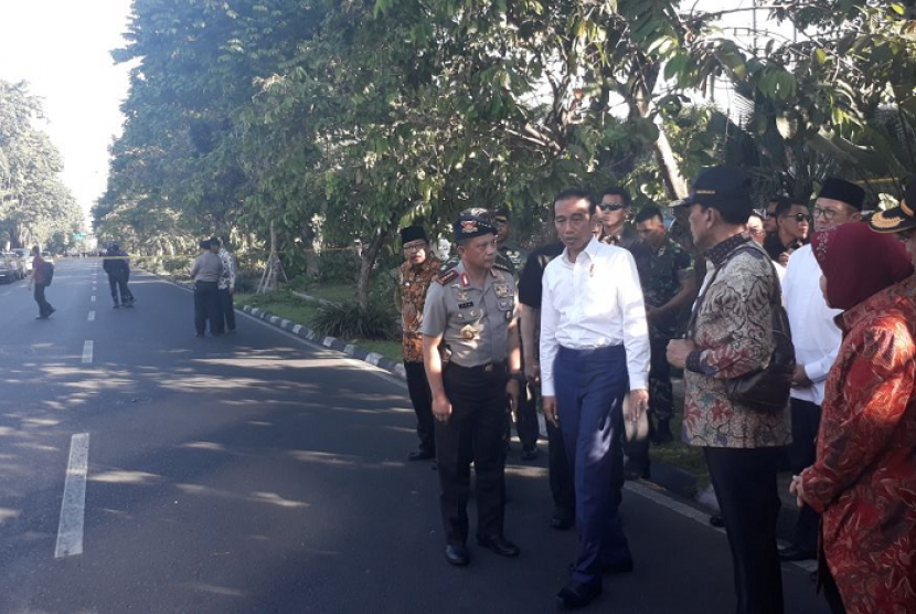 Jokowi Tinjau Gereja Kristen Indonesia di Jalan Dipenogoro, Ahad (13/5). 