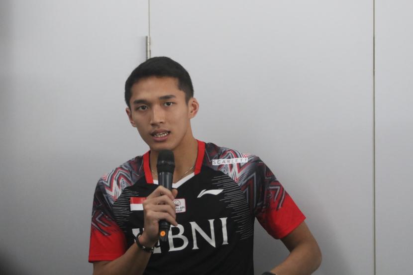 Pebulu tangkis tunggal putra Indonesia, Jonatan Christie, saat jumpa pers Indonesia Open 2022, Senin (13/6/2022).