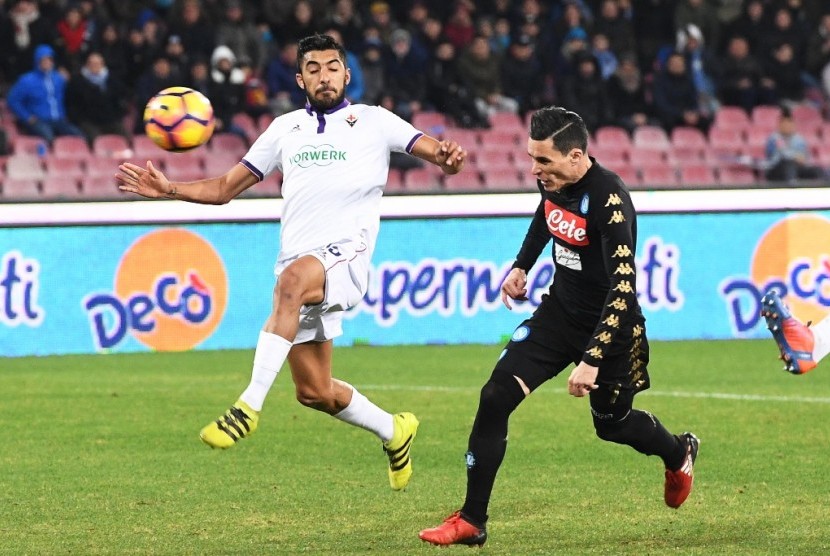 Jose Callejon (kanan) saat menjebol gawang Fiorentina.