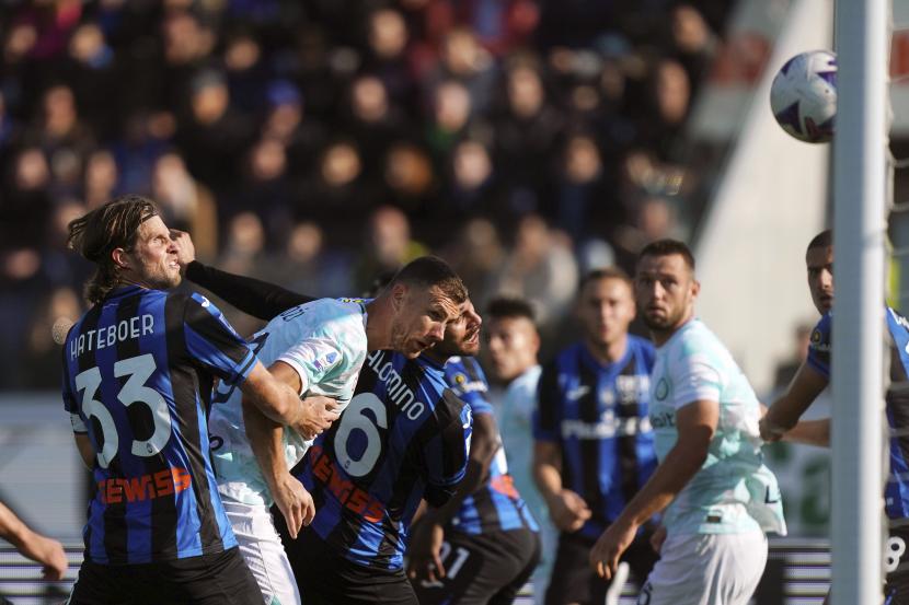 Duel Inter Milan vs Atalanta di Serie A pada putaran pertama musim ini (ilustrasi). Kedua tim akan kembali berhadapan pada laga pekan ke-37 Serie A Liga Italia musim ini.