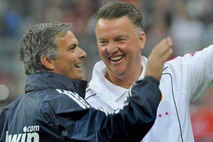 Jose Mourinho dan Louis Van Gaal.