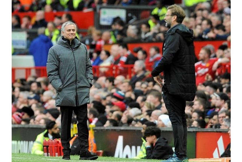 Jose Mourinho (kiri) dan Juergen Klopp.