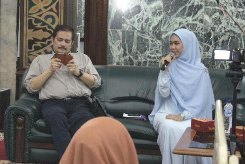 Joserizal dan Oki Setiana Dewi di acara MY Night garapan Remaja Islam Sunda Kelapa (RISKA) Sabtu-Ahad (24-25/11).