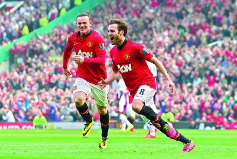 Juan Mata dan Wayne Rooney.