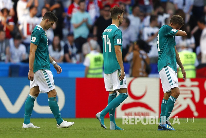  Juara bertahan timnas Jerman gagal melangkah ke babak 16 besar setelah kalah dari Korea Selatan 0-2 pada pertandingan grup F Piala Dunia 2018 di Kazan Arena, Rabu (27/6). 
