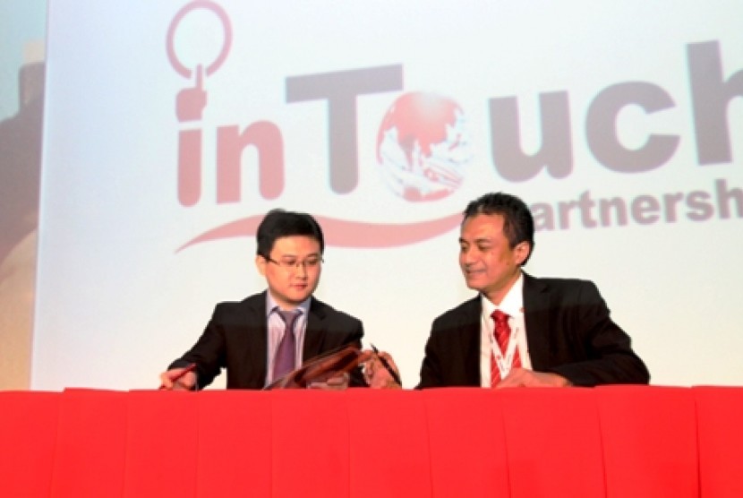 Judi achmadi (kanan) dan Lei Hui, CTO of Huawei Indonesia