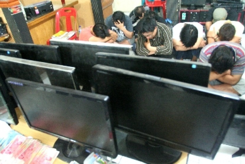 Judi Online (Ilustrasi). Kadinkes DKI menanggapi usulan pembangunan RS khusus pecandu judi online dari DPRD.