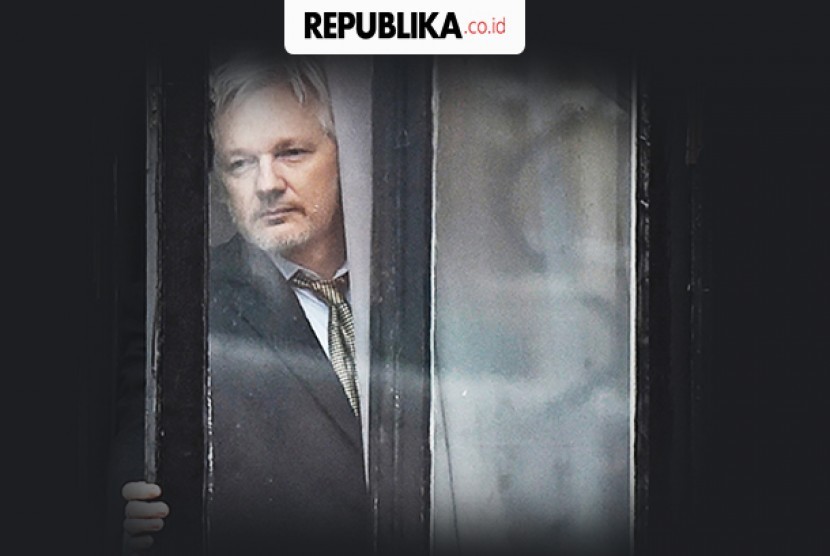 Julian Assange dipenjara. Perdana Menteri Australia Anthony Albanese mengungkapkan rasa frustrasinya atas upaya berkelanjutan Amerika Serikat (AS) untuk mengekstradisi pendiri WikiLeaks dan warga negara Australia Julian Assange. 