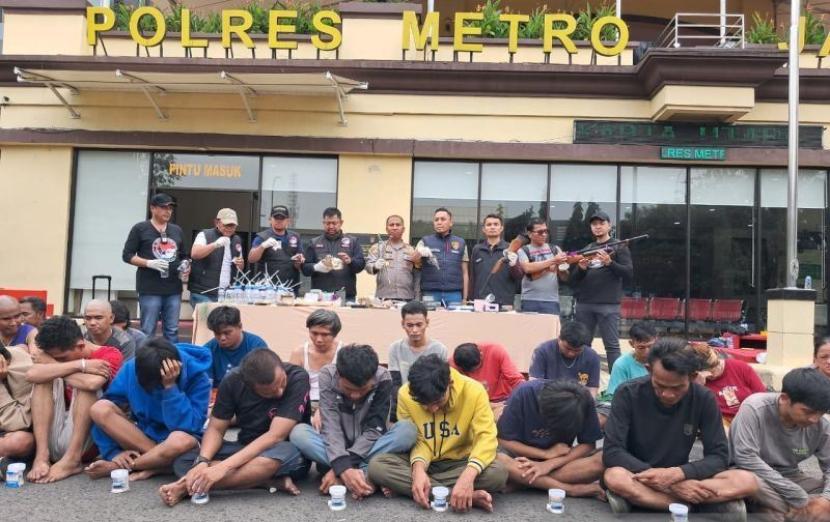 Jumpa pers di Markas Polres Metro Jakarta Utara terkait penggerebekan narkoba di Kampung Bahari pada Ahad (10/3/2024) pagi WIB. 