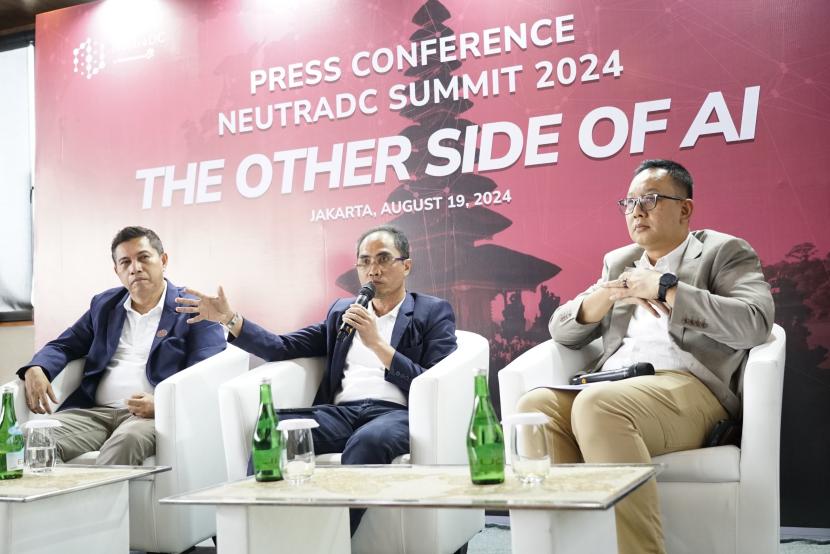  Jumpa pers terkait Neutra DC Summit 2024 oleh Telkom Data Ekosistem (TDE) di Kila-Kila SCBD, Jakarta, Senin (19/8/2024).