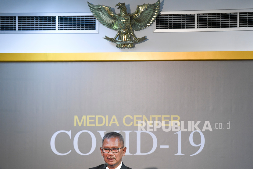 Juru bicara pemerintah untuk penanganan COVID-19 Achmad Yurianto memberikan keterangan pers di Kantor Presiden, Jakarta, Senin (9/3/2020). (Antara/Hafidz Mubarak)
