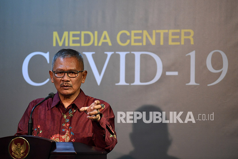Juru bicara pemerintah untuk penanganan COVID-19 Achmad Yurianto memberikan keterangan pers di Kantor Presiden, Jakarta, Rabu (11/3/2020). ( Antara/Sigid Kurniawan)