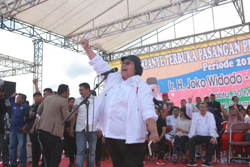 Juru kampanye nasional pasangan Jokowi-Ma’ruf Amin.Siti Nurbaya hadir dalam kampanye terbuka yang berlangsung di Lapangan Pasar Minggu Kandis, Kecamatan Siak, Riau