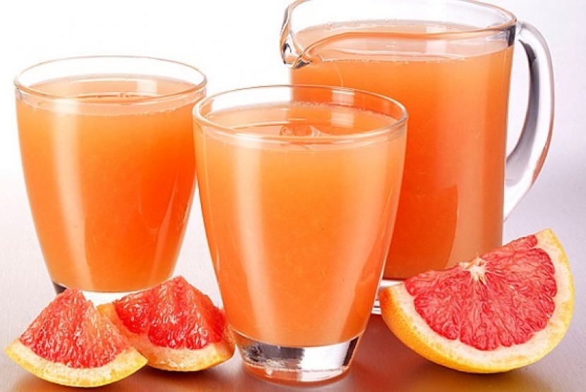 Jus jeruk terfortifikasi menjadi salah satu sumber vitamin D. 