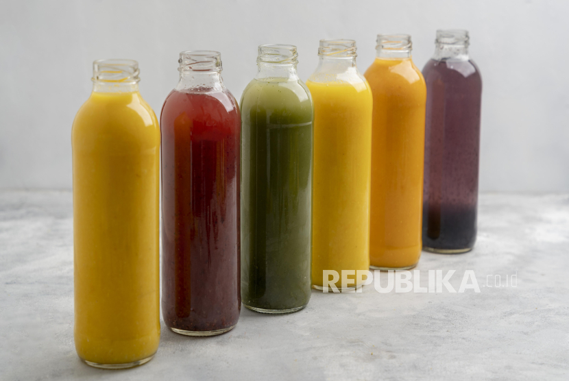 Jus kemasan (ilustrasi). Jus kemasan menjadi salah satu minuman yang tanda disadari mengandung gula tinggi.