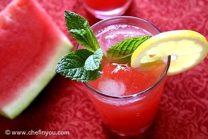 Semangka mojito, minuman segar tanpa gula yang kaya akan antioksidan.