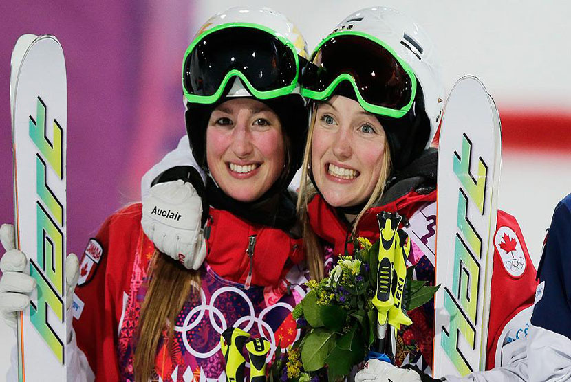 Justine Dufour-Lapointe (kanan) dan Chloe Dufour-Lapointe 