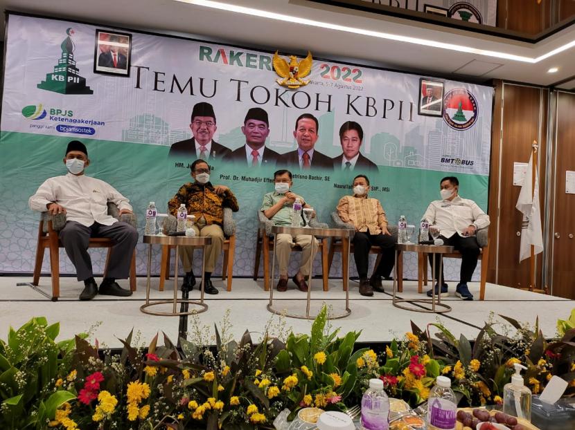 Jusuf Kalla, Mahfud MD, Sutrisno Bachir, Nasrullah Larada ketika berbicara dalam Rakernas KP PII di Jakarta, Sabtu (6/8/2022).