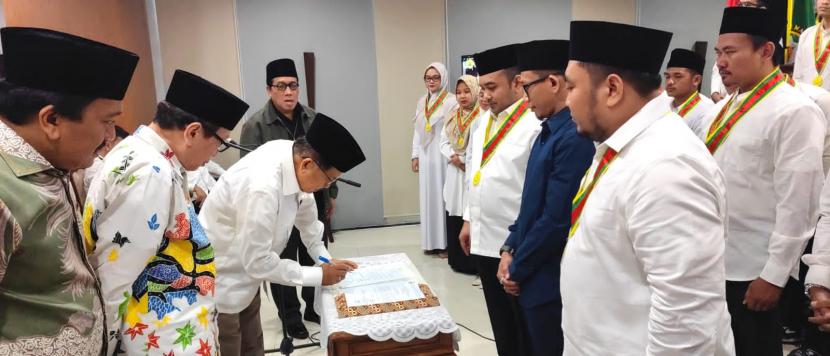 Jusuf Kalla menandatangi SK Pengurus Baru Perhimpunan Remaja Masjid (Prima) Sabtu (15/4/2023).