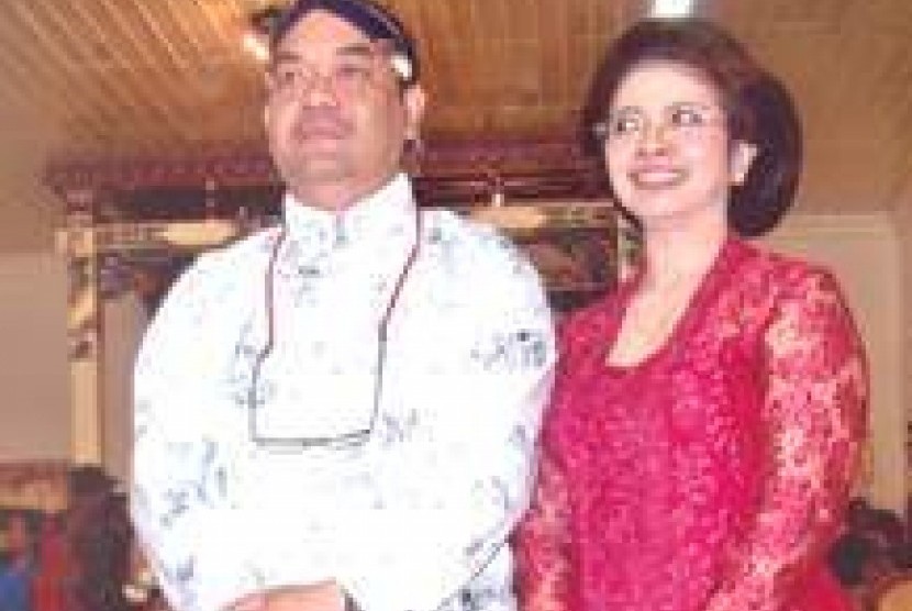 K.B.P.H. Suryadilaga, putra mahkota Paku Alam IX bersama istri G.B.R.Ay. Suryadilaga 