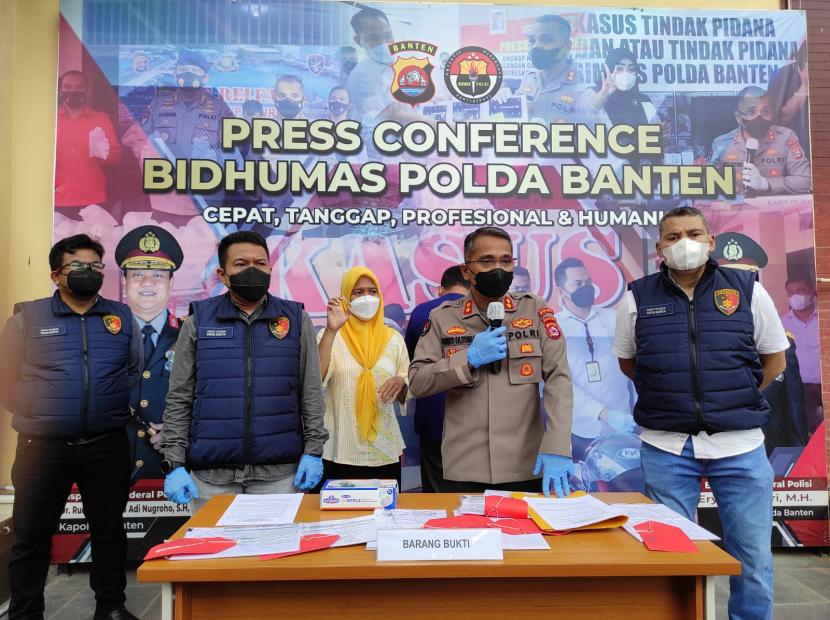 Kabid Humas Polda Banten, AKBP Shinto Silitonga (tengah).