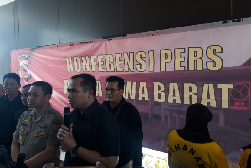 Kabid Humas Polda Jabar, Kombes Pol Trunoyudo dan Wadir Krimsus AKBP Hari Brata saat rilis kasus dugaan korupsi dana klaim BPJB RSUD Lembang.