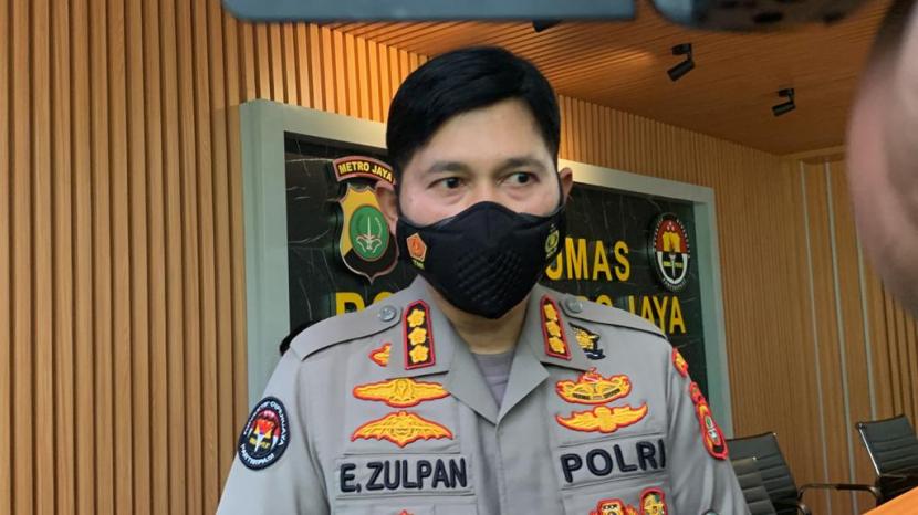 Kabid Humas Polda Metro Jaya, Kombes Pol Endra Zulpan mengatakan satu korban penembakan exit tol Bintaro meninggal dunia.. 