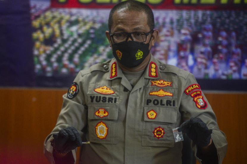 Kabid Humas Polda Metro Jaya Kombes Pol Yusri Yunus mengatakan Dinar Candy sudah diringkus sejak Rabu (4/8) malam. Dinar Candy dimintai keterangan terkait aksinya mengenakan bikini sambil membawa papan soal PPKM.